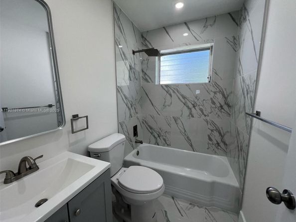 6761 Sheridan St, Hollywood FL 33024