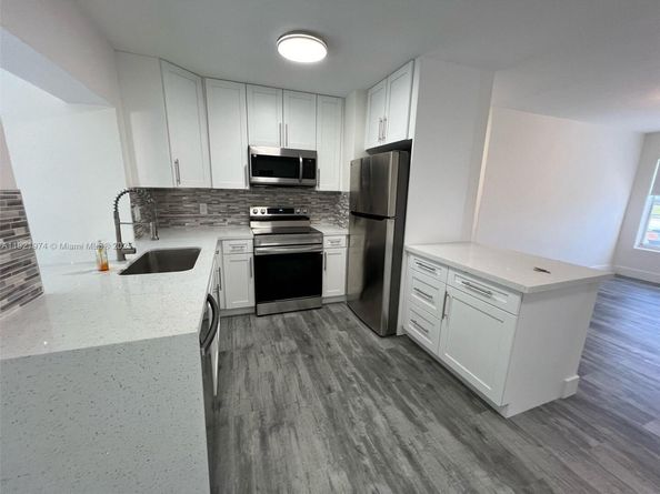 6761 Sheridan St, Hollywood FL 33024