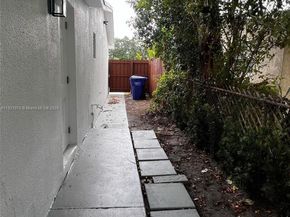 6761 Sheridan St, Hollywood FL 33024