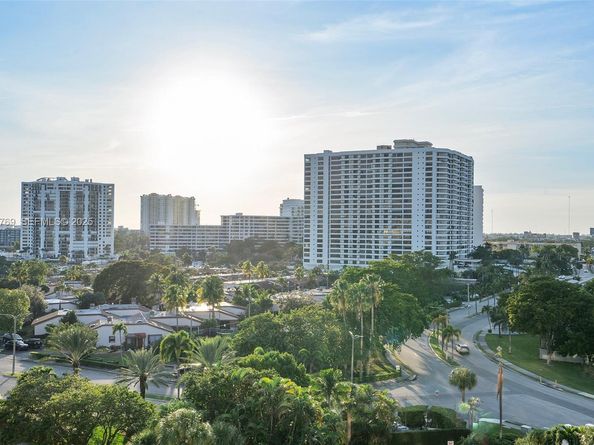 600 Parkview Dr 611, Hallandale Beach FL 33009