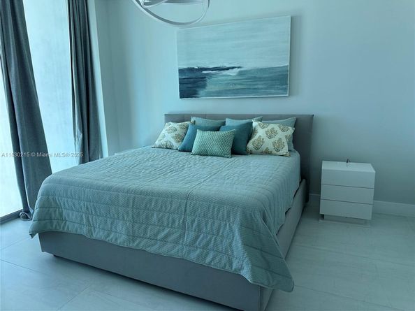 17550 Collins Ave 703, Sunny Isles Beach FL 33160
