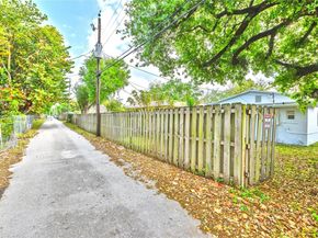 2243 Greene St, Hollywood FL 33020