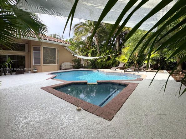 375 Sabal Way, Weston FL 33326