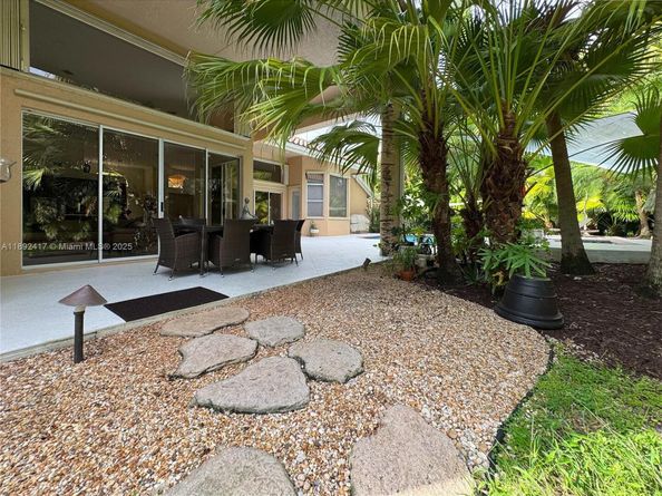 375 Sabal Way, Weston FL 33326