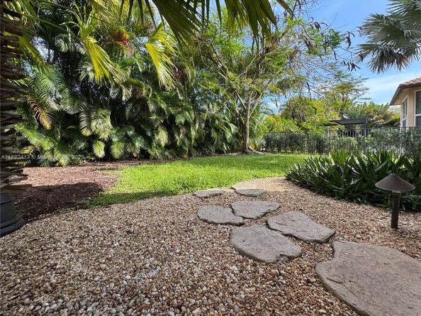 375 Sabal Way, Weston FL 33326