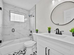 Undisclosed Address #A11949690, Hollywood FL 33021