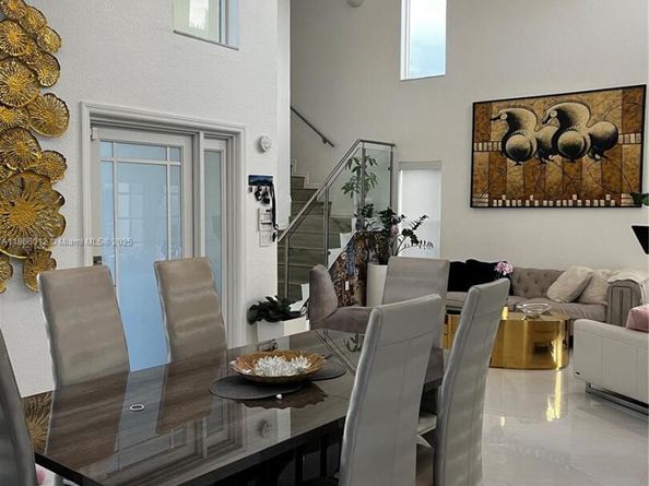 1170 E Wilshire Cir E, Pembroke Pines FL 33027