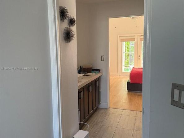 1170 E Wilshire Cir E, Pembroke Pines FL 33027