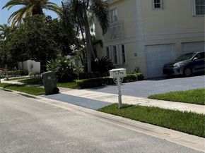 1170 E Wilshire Cir E, Pembroke Pines FL 33027