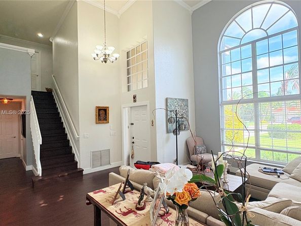 1002 NW 182nd Way, Pembroke Pines FL 33029