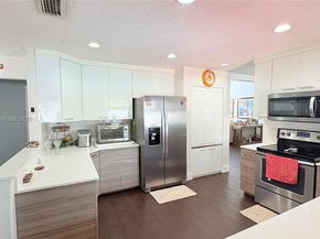 1002 NW 182nd Way, Pembroke Pines FL 33029