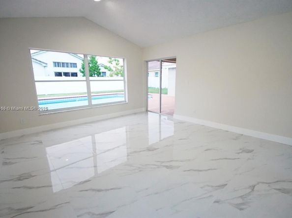 1002 NW 182nd Way, Pembroke Pines FL 33029