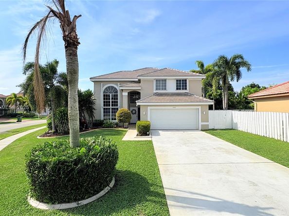 1002 NW 182nd Way, Pembroke Pines FL 33029