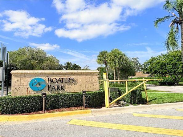 1002 NW 182nd Way, Pembroke Pines FL 33029