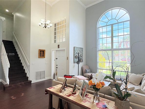 1002 NW 182nd Way, Pembroke Pines FL 33029