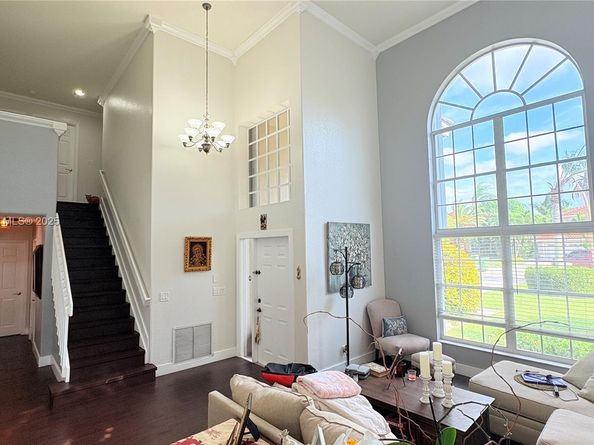 1002 NW 182nd Way, Pembroke Pines FL 33029