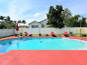 1002 NW 182nd Way, Pembroke Pines FL 33029