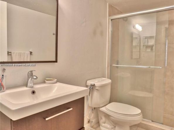 555 NE 15th St 10G, Miami FL 33132