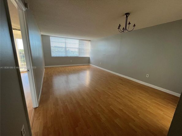 1300 Saint Charles Pl 613, Pembroke Pines FL 33026