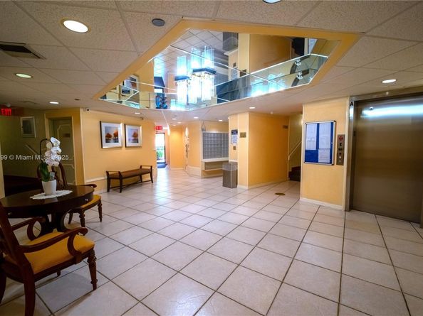 1300 Saint Charles Pl 613, Pembroke Pines FL 33026