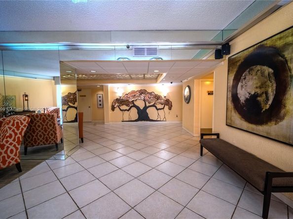 1300 Saint Charles Pl 613, Pembroke Pines FL 33026