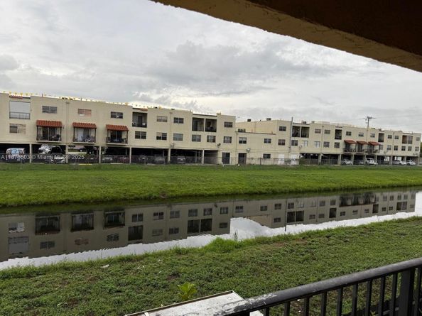 1279 W 51st Pl B13, Hialeah FL 33012