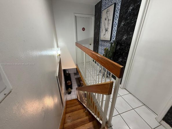 1279 W 51st Pl B13, Hialeah FL 33012