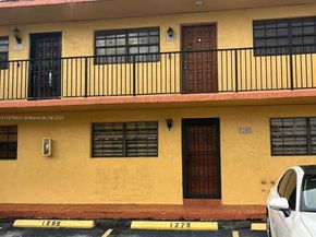 1279 W 51st Pl B13, Hialeah FL 33012