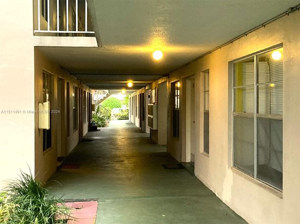 2901 NW 47th Ter 344B, Lauderdale Lakes FL 33313