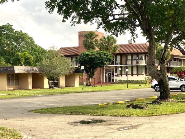 2901 NW 47th Ter 344B, Lauderdale Lakes FL 33313