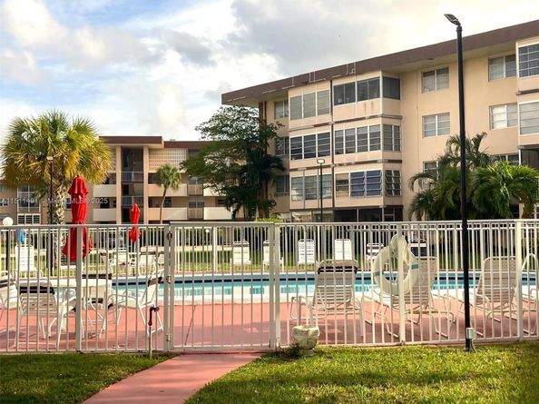 2901 NW 47th Ter 344B, Lauderdale Lakes FL 33313