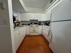 18890 NW 57th Ave 101, Hialeah FL 33015