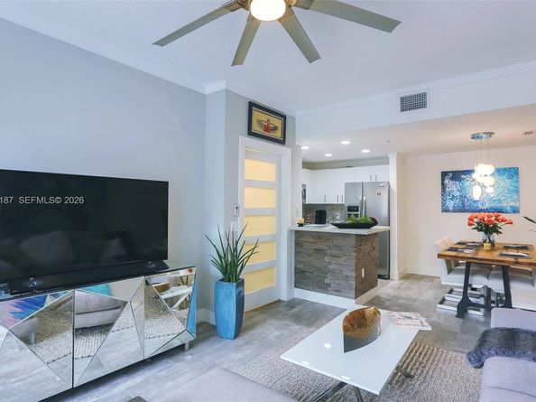2107 SE 10th Ave 833, Fort Lauderdale FL 33316