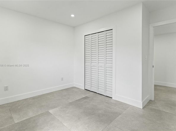 1042 NW 13th St, Fort Lauderdale FL 33311