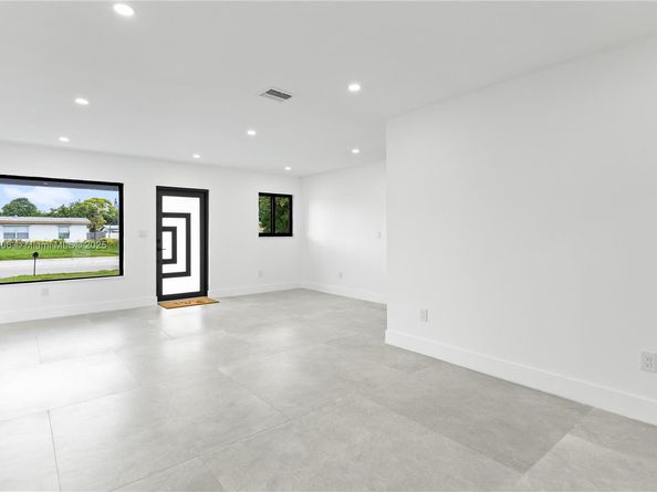 1042 NW 13th St, Fort Lauderdale FL 33311