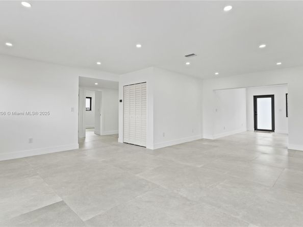 1042 NW 13th St, Fort Lauderdale FL 33311