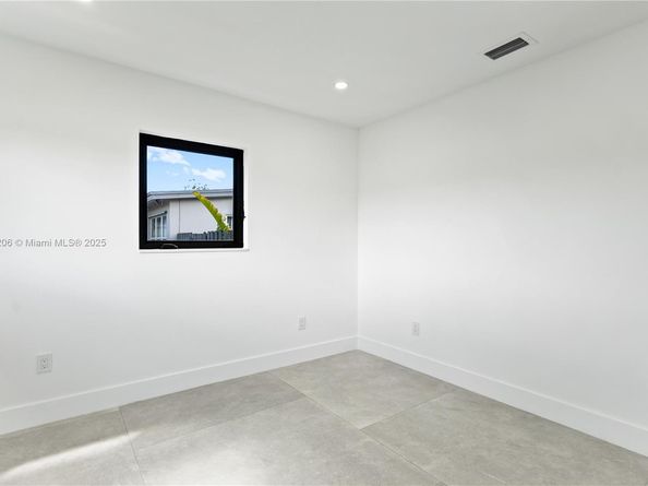 1042 NW 13th St, Fort Lauderdale FL 33311