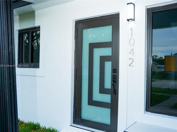 1042 NW 13th St, Fort Lauderdale FL 33311