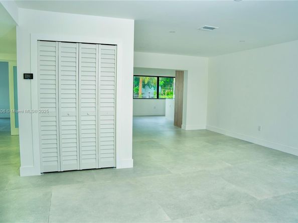 1042 NW 13th St, Fort Lauderdale FL 33311
