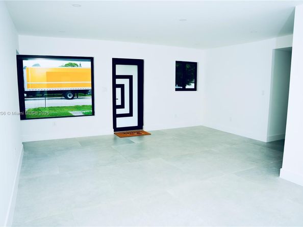 1042 NW 13th St, Fort Lauderdale FL 33311