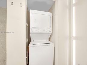 185 SW 7th St 3100, Miami FL 33130