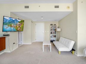 185 SW 7th St 3100, Miami FL 33130