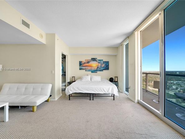 185 SW 7th St 3100, Miami FL 33130