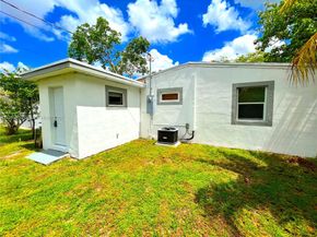 140 NW 124th St, North Miami FL 33168