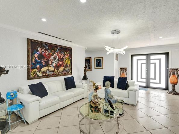 2711 SW 117th Ct, Miami FL 33175