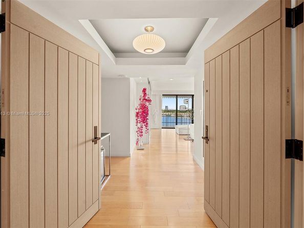 1 Grove Isle Dr A910, Miami FL 33133