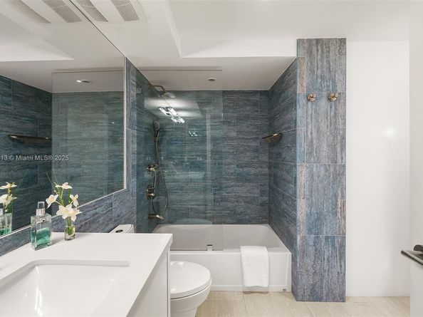 1 Grove Isle Dr A910, Miami FL 33133