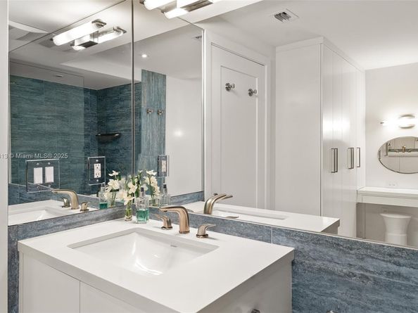 1 Grove Isle Dr A910, Miami FL 33133