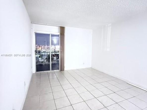 4550 NW 9th St 812E, Miami FL 33126