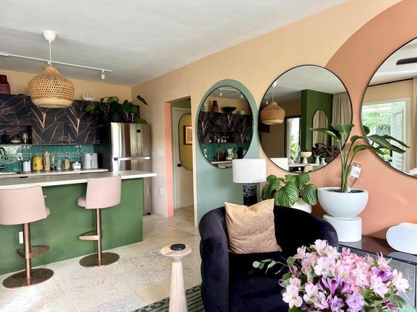 1127 Meridian Ave 81127, Miami Beach FL 33139